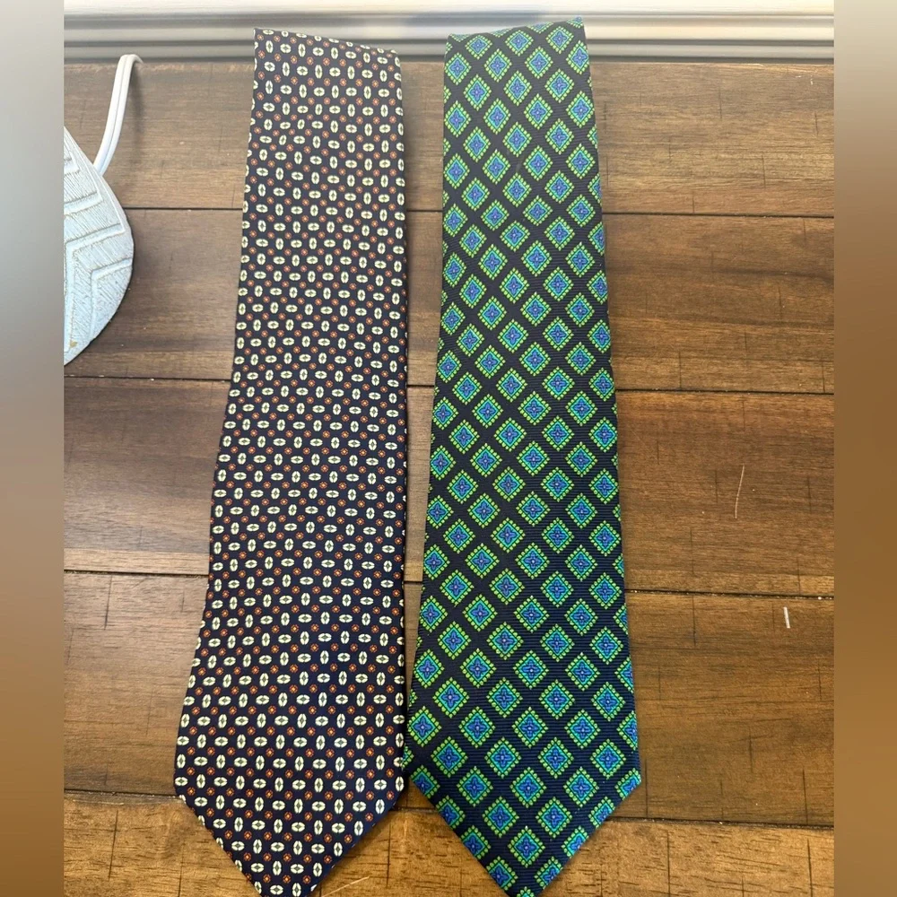 Brooks Brothers Patterned Luxury All Silk Ties  Lot of 2